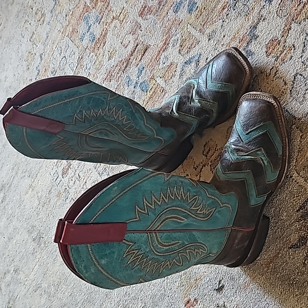 Macey Bean boots size 8